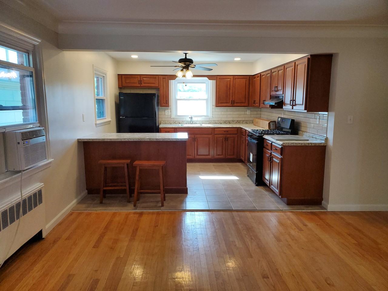 216 Glen Avenue 2 - Photo 3 of 17