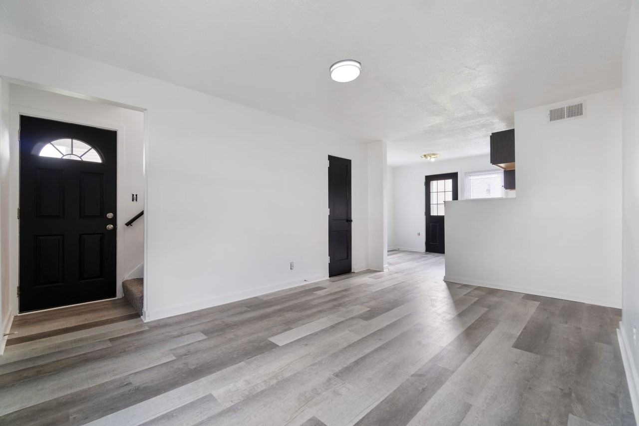 30 Midland Heights Circle - Photo 2 of 19