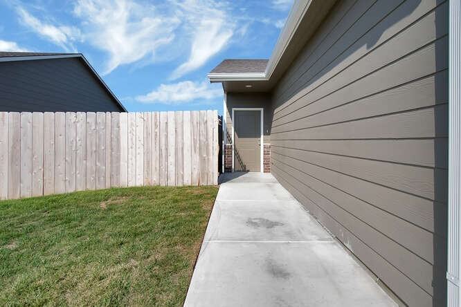 1317 N Azena St #NA - Photo 3 of 30