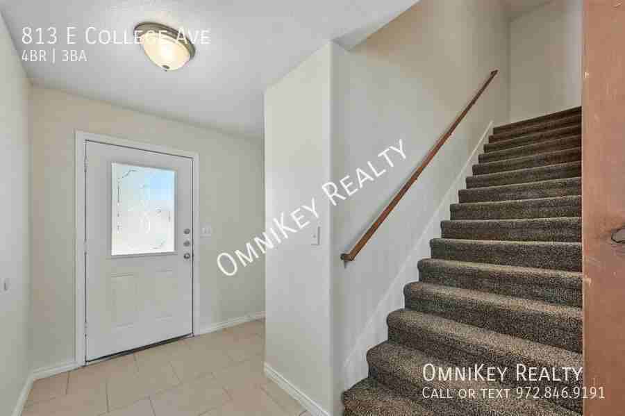 813 E College St - Photo 3 of 23