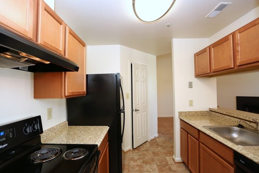 Orchard Club Apartments - Photo 4 of 24