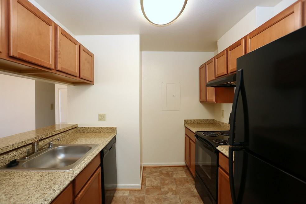 Orchard Club Apartments - Photo 5 of 24