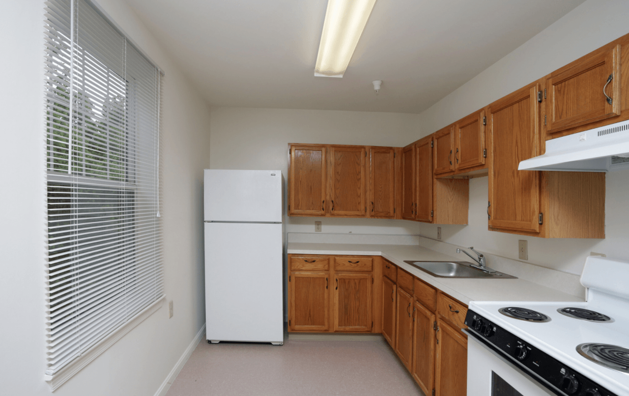 Selborne House of Dorsey Hall - Photo 7 of 32