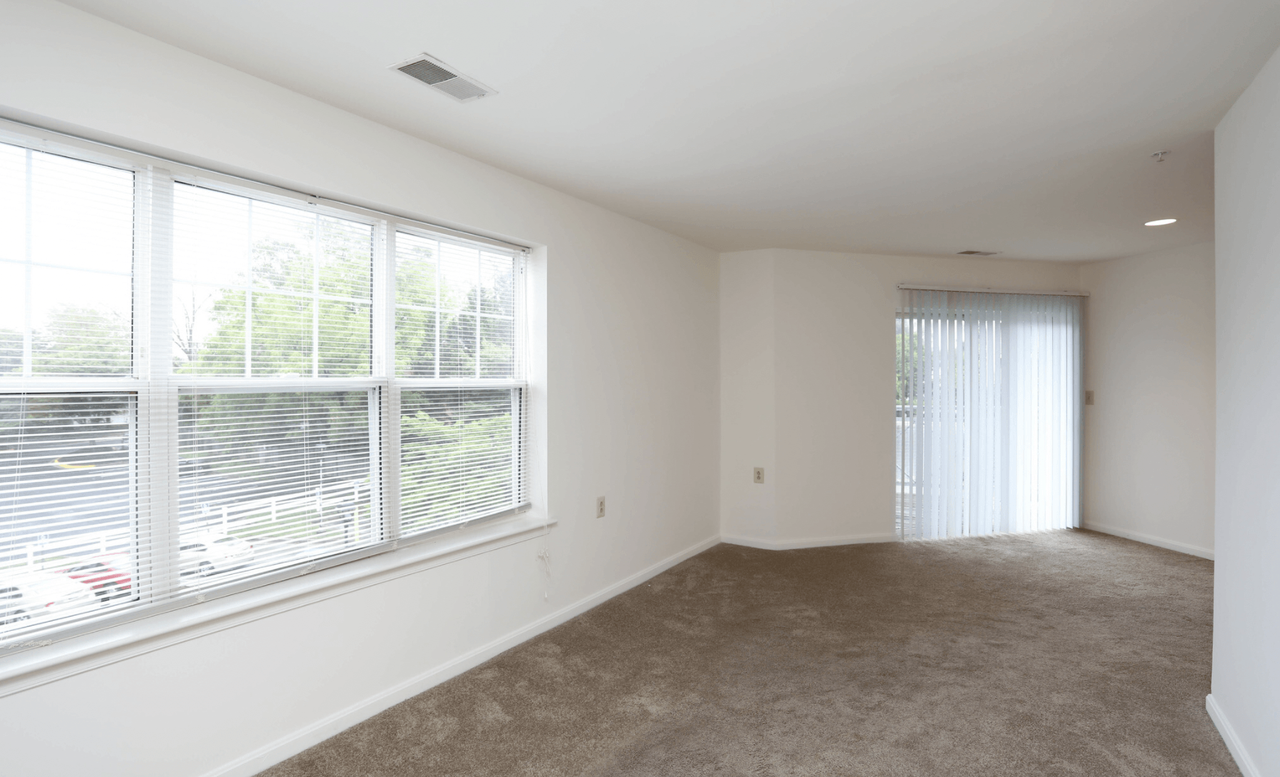 Selborne House of Laurel - Photo 2 of 23