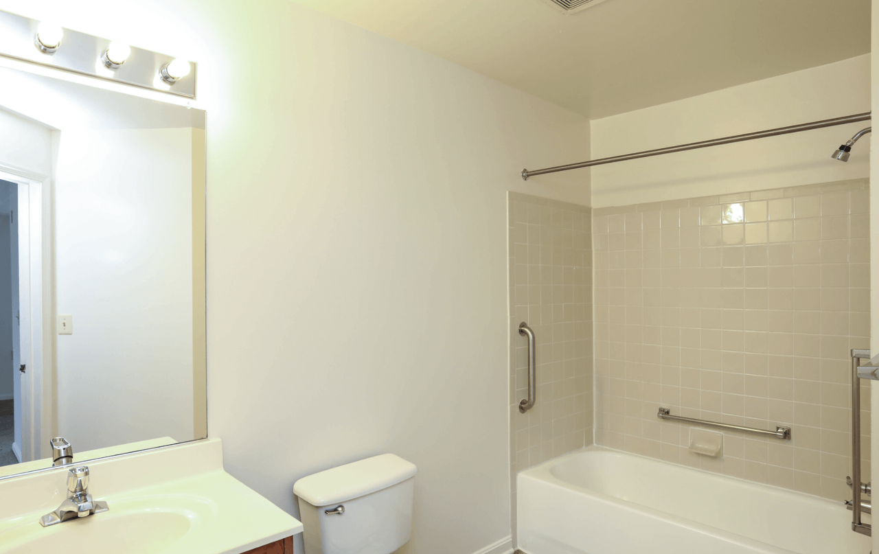 Selborne House of Laurel - Photo 4 of 23