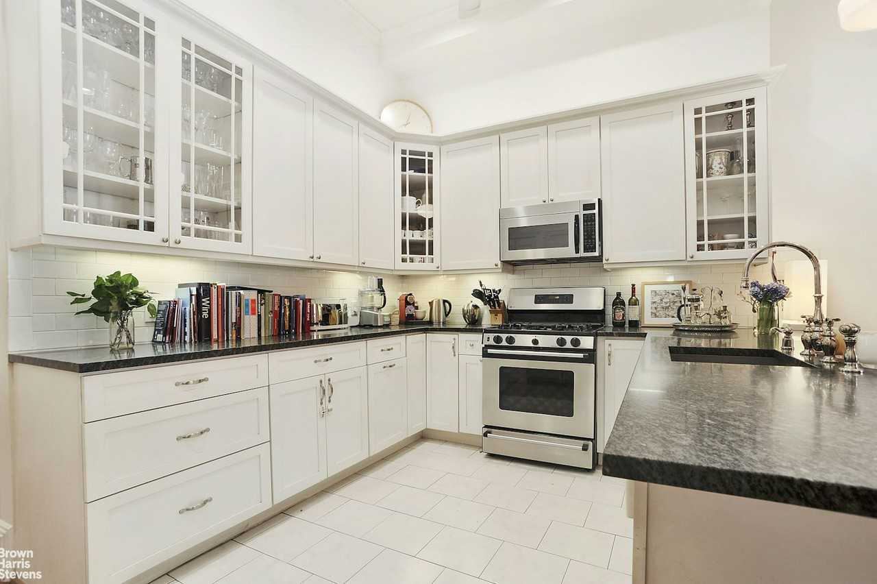 20 W 16th St - Photo 3 of 10