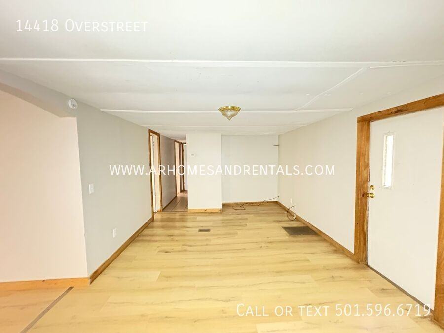 14418 Overstreet Rd - Photo 2 of 9