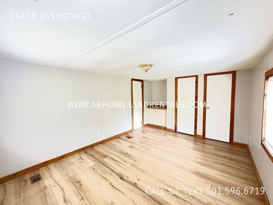 14418 Overstreet Rd - Photo 3 of 9