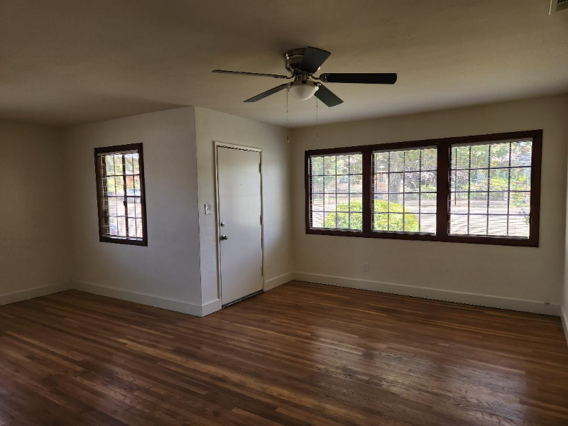 261 N Larson St - Photo 3 of 20