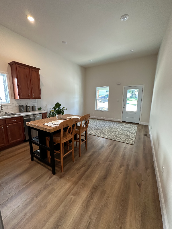 10 Ryan St - Photo 3 of 10