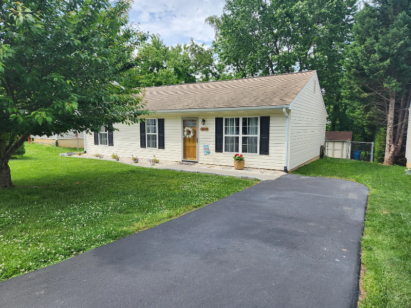 1308 Lewis Rd Se - Photo 3 of 15