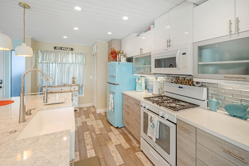 303 8th Street - Photo 7 of 20