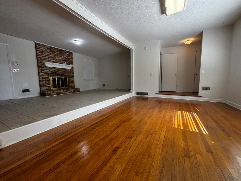 227 Latonea Dr - Photo 3 of 13