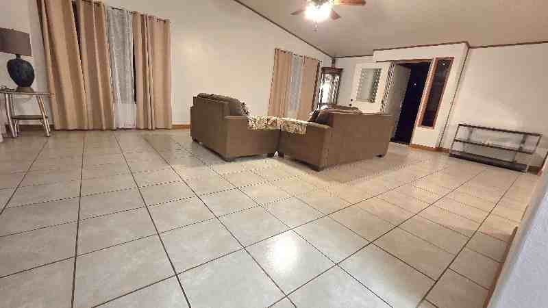 86 Koki Pl - Photo 5 of 38