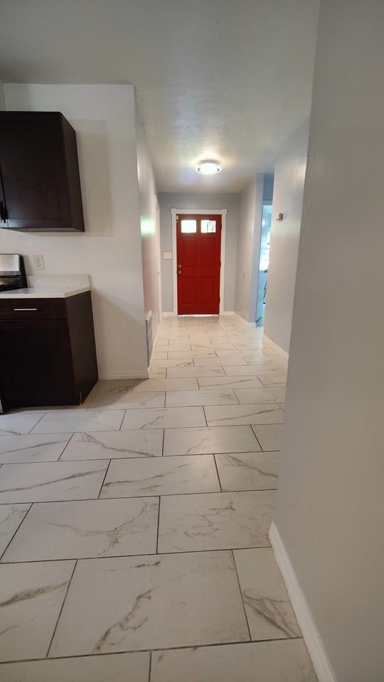4212 Ne 17th Ter #NA - Photo 3 of 10
