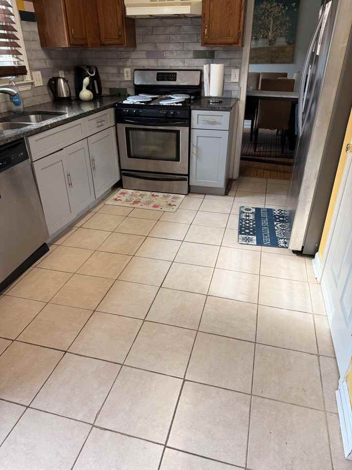 1205 Carlysle Park Dr #NA - Photo 2 of 18