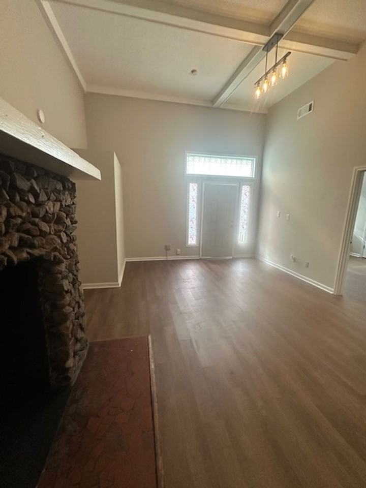 1304 Drayton St Apt B - Photo 5 of 10