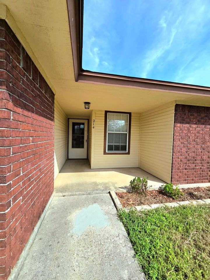 214 Robertstown Rd - Photo 3 of 22