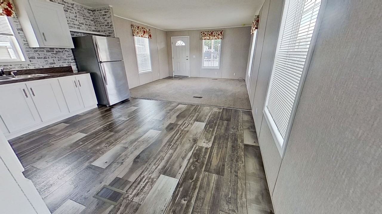 3 Locust Ln - Photo 4 of 10