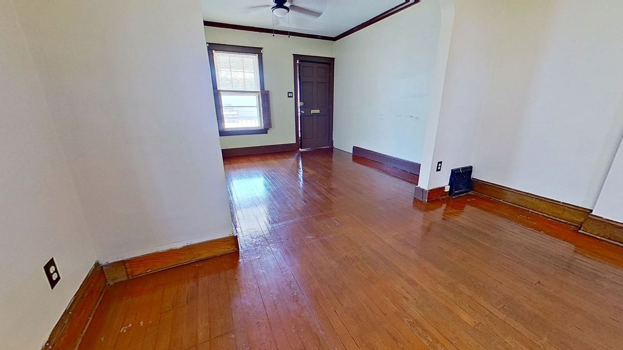 607 3rd St - Photo 4 of 13