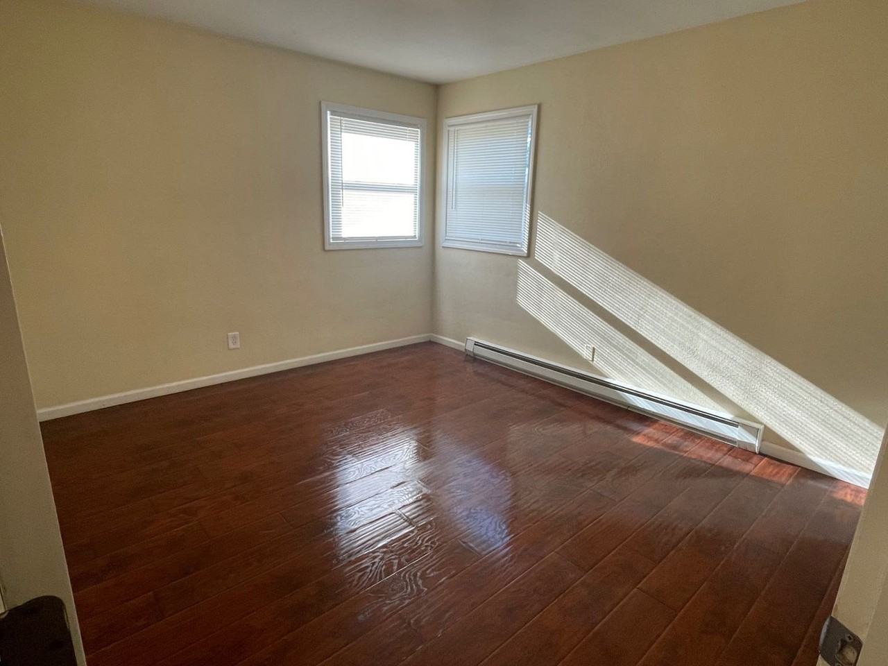 1904 Auburn St - Photo 5 of 11