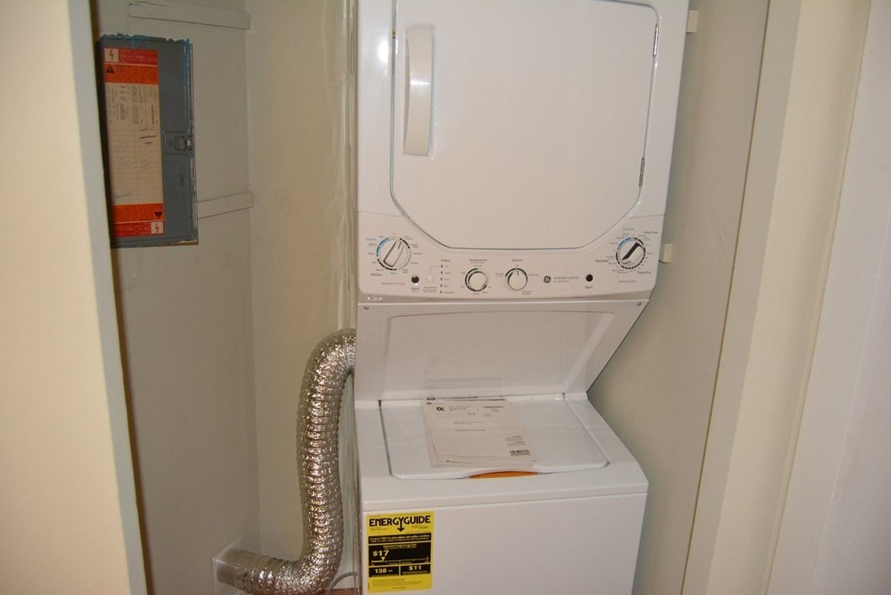 221 Hilton St - Photo 3 of 11