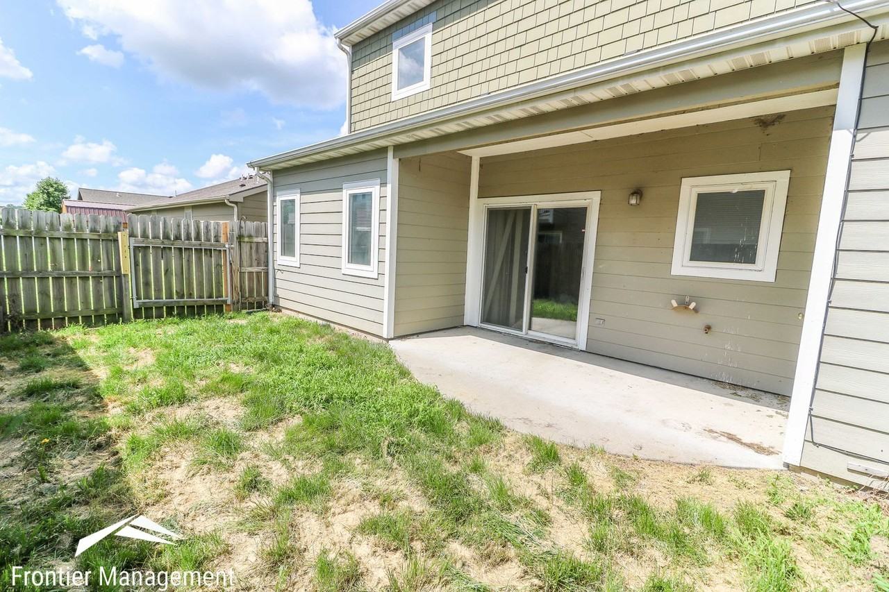 2714 Donnas Way - Photo 2 of 12