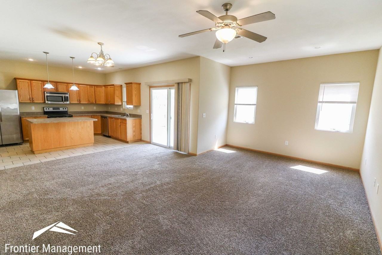 2714 Donnas Way - Photo 3 of 12