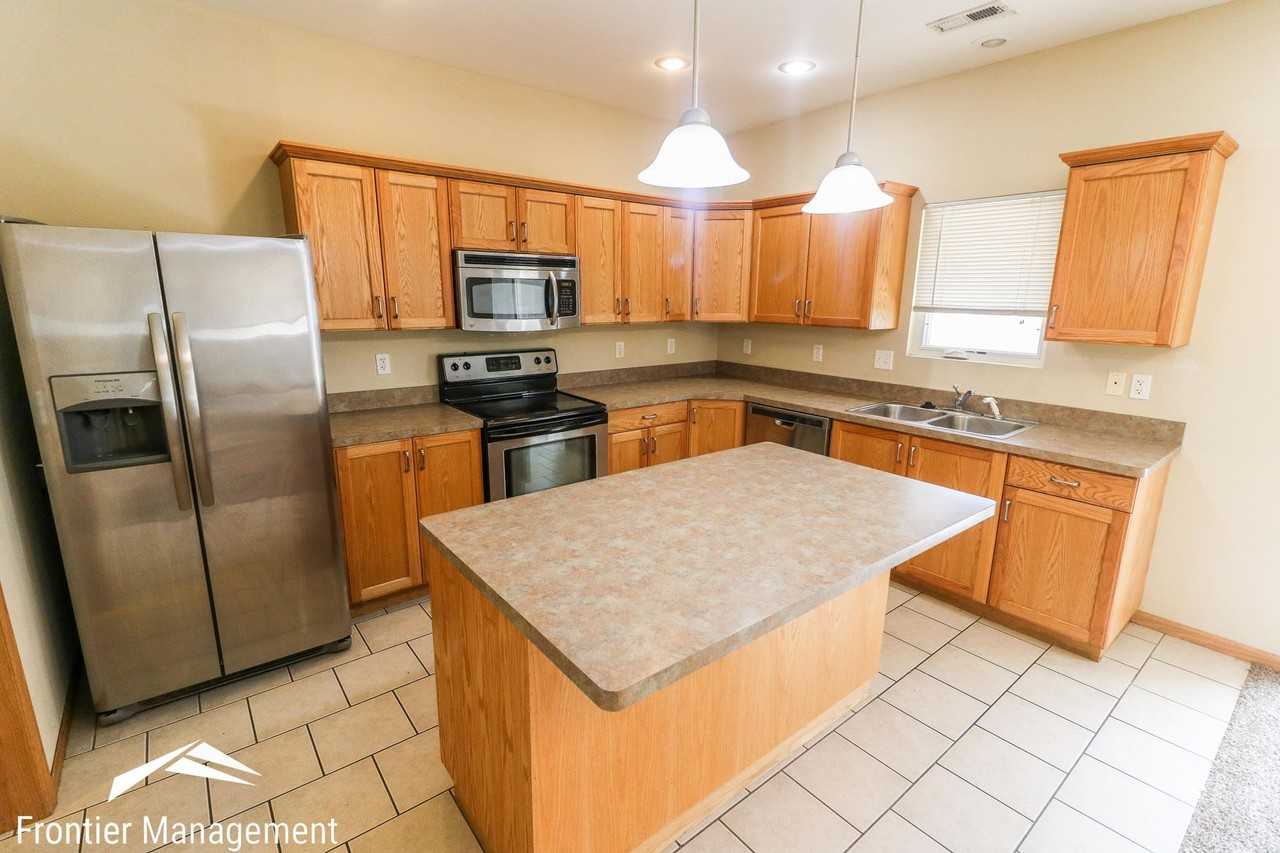 2714 Donnas Way - Photo 4 of 12