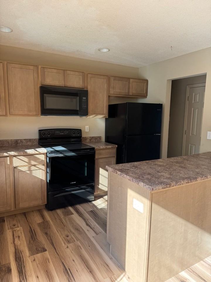 2705 Parker St - Photo 2 of 8