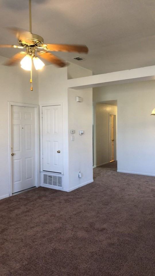 3802B Hitchrock Dr - Photo 6 of 12