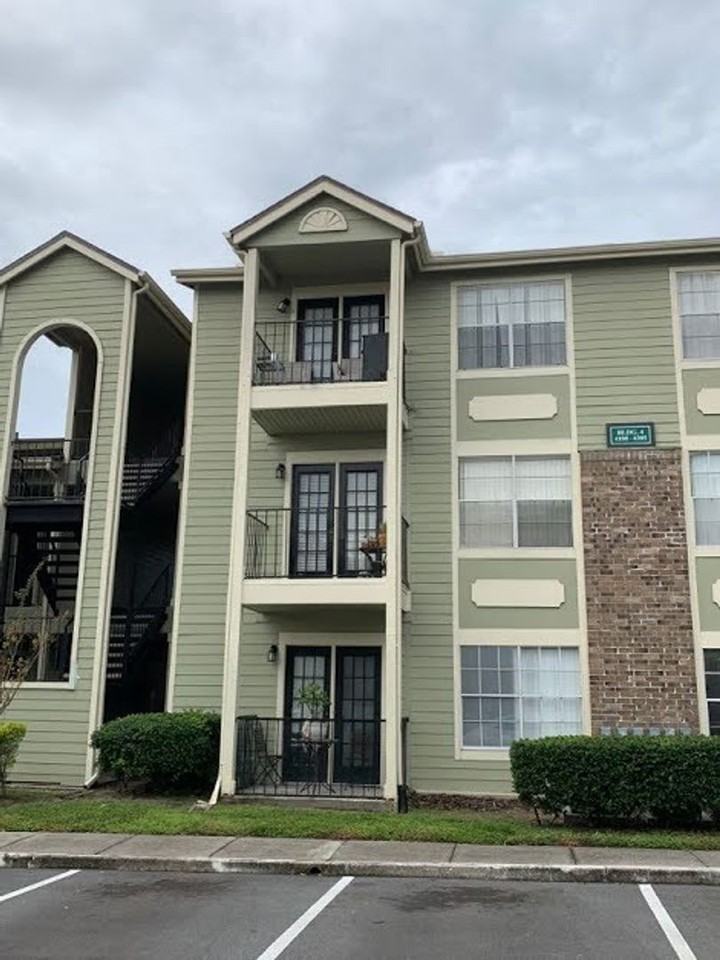2550 N Alafaya Trl