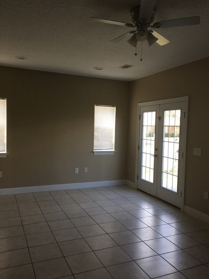 403 Judy Pl - Photo 4 of 16