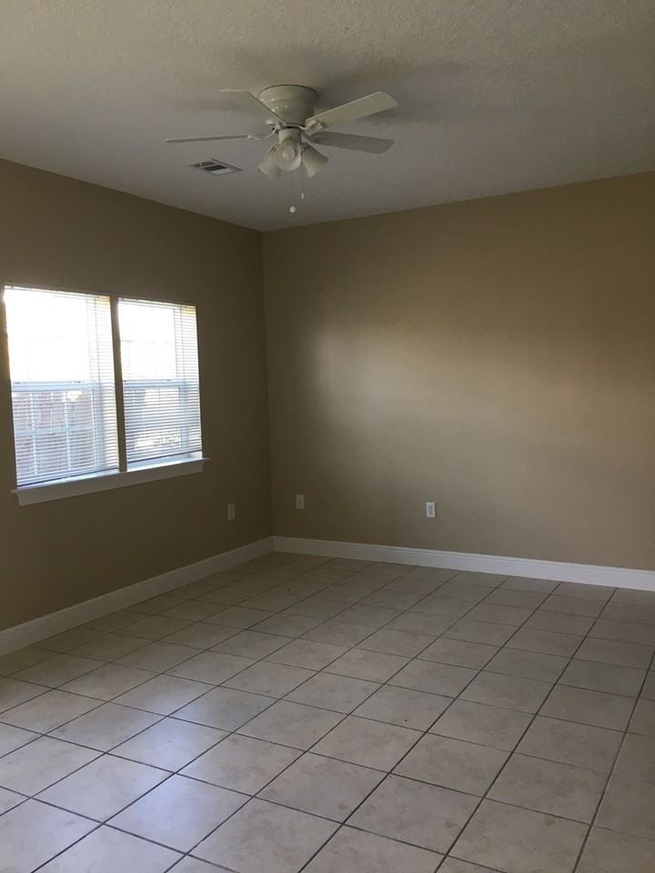 403 Judy Pl - Photo 5 of 16