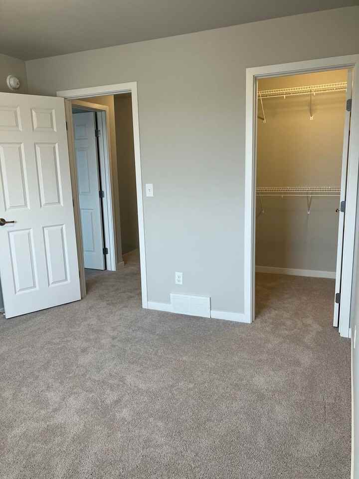 6683 28th St S - Photo 5 of 17