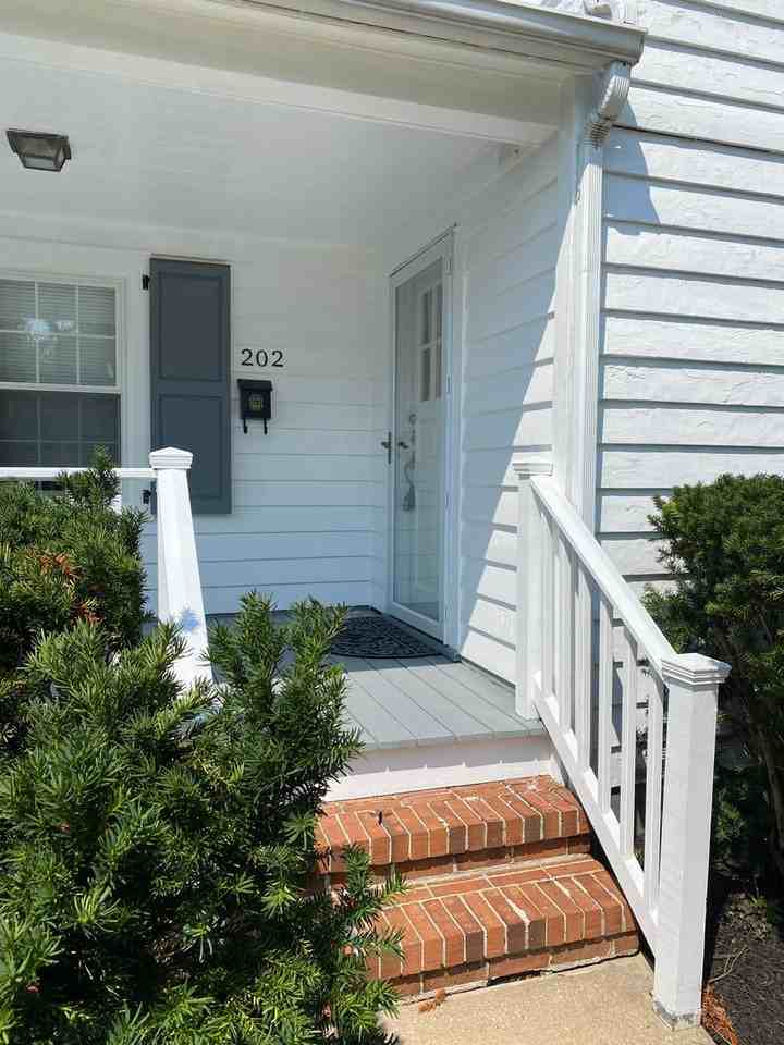 202 Edmund St - Photo 2 of 38