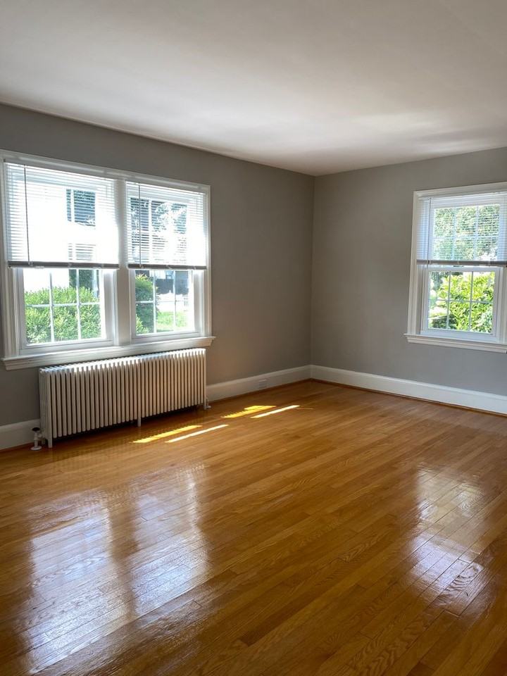 202 Edmund St - Photo 5 of 38