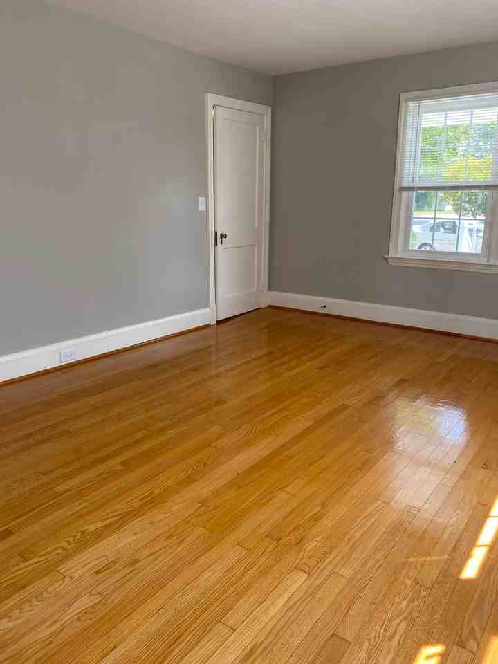 202 Edmund St - Photo 7 of 38