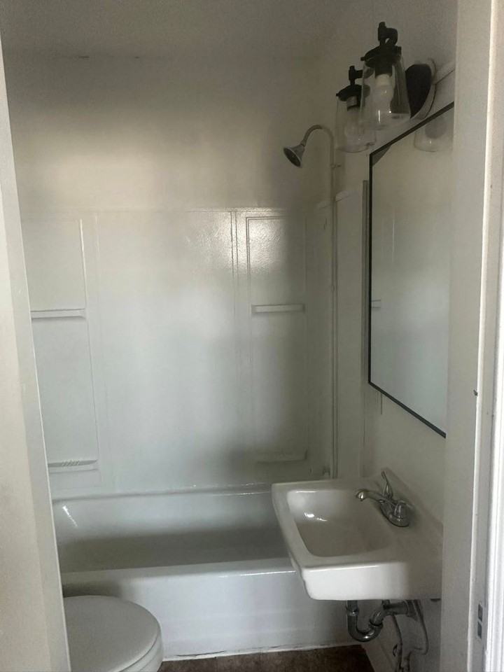 632 Roosevelt Ave - Photo 3 of 3