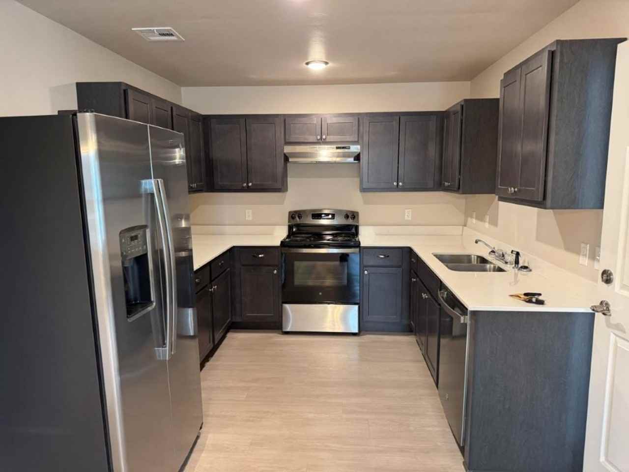 502 Parkhill Cir - Photo 5 of 16