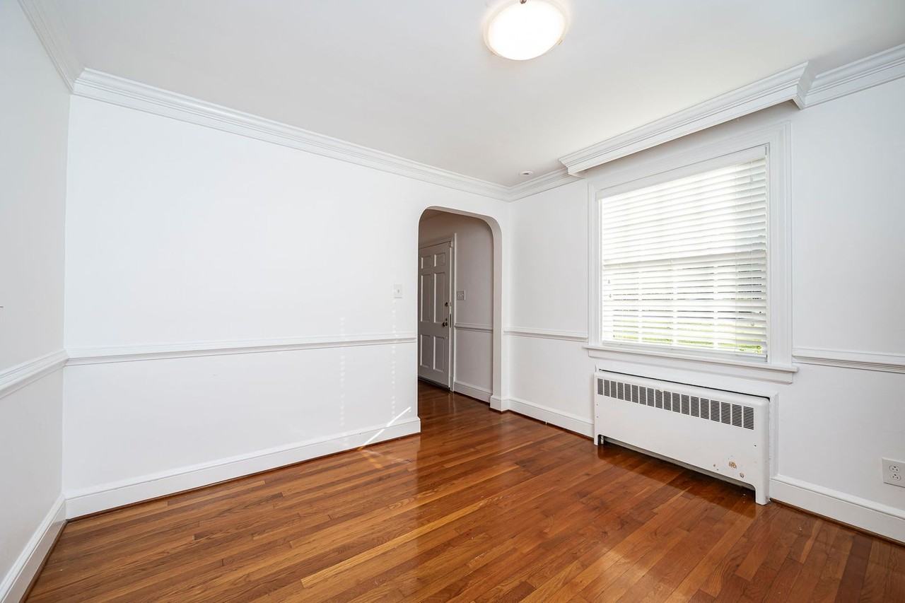 222 Sunset Dr - Photo 6 of 34