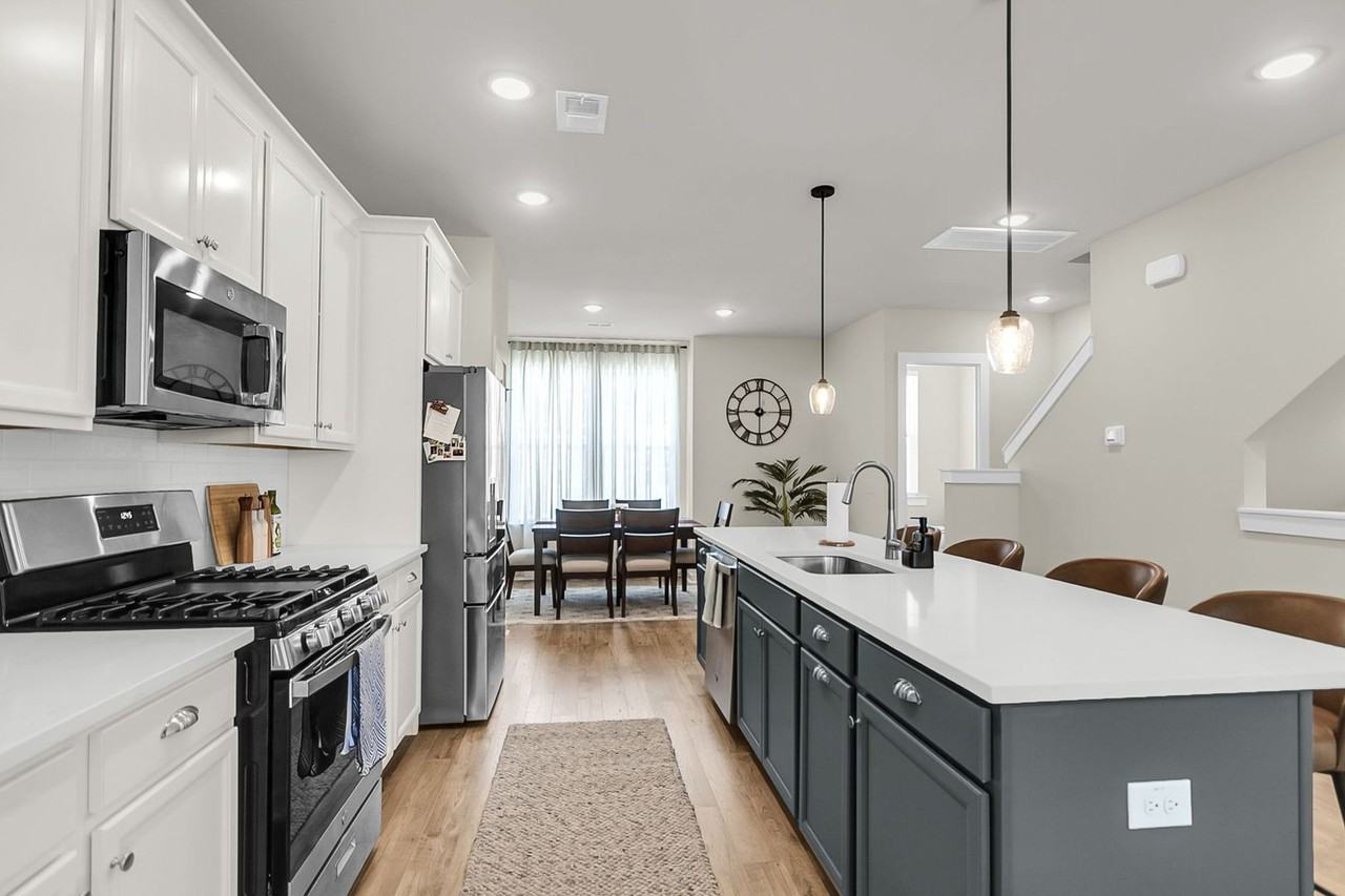 1041 Old Cypress Run - Photo 4 of 40