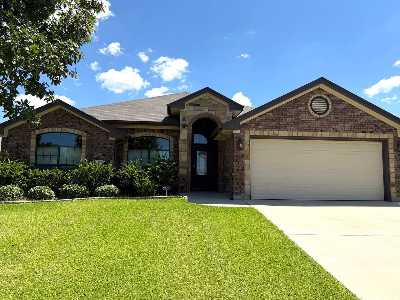 2039 Rustling Oaksdrive - Photo 2 of 16