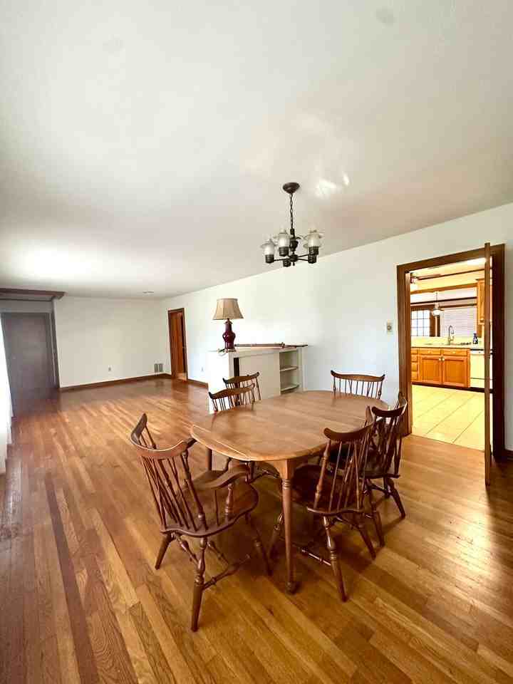 9372 Woodbine St - Photo 3 of 24