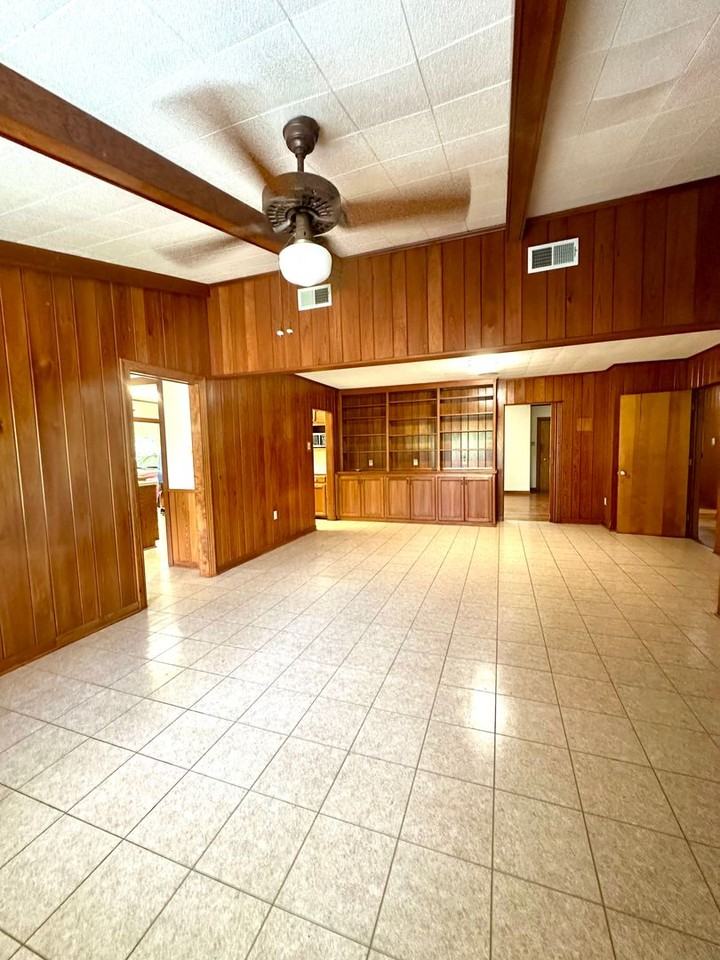 9372 Woodbine St - Photo 7 of 24