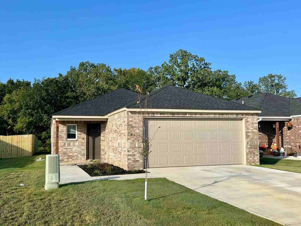 8912 8912 Preston Wood Drive - Photo 2 of 23