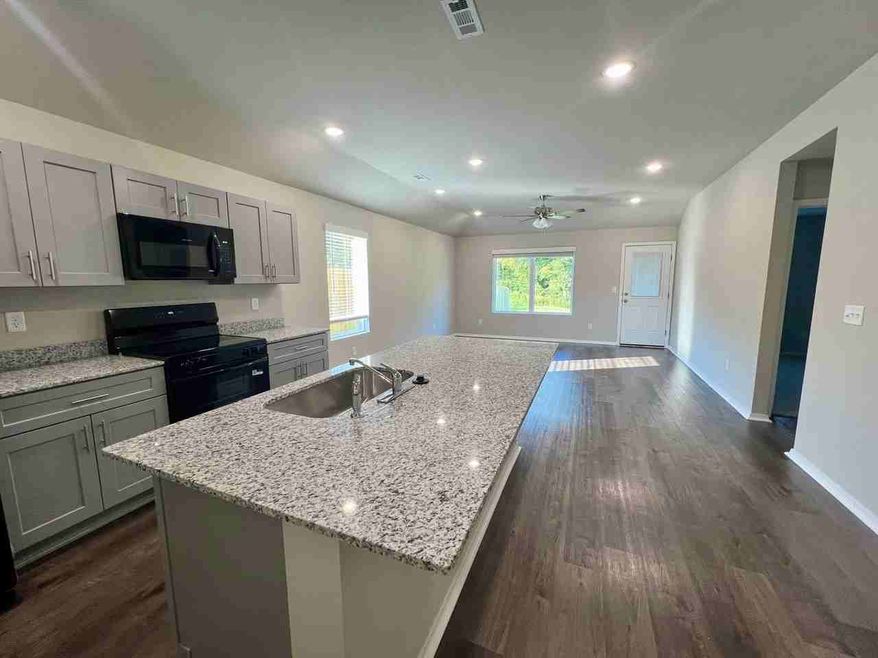 8912 8912 Preston Wood Drive - Photo 3 of 23