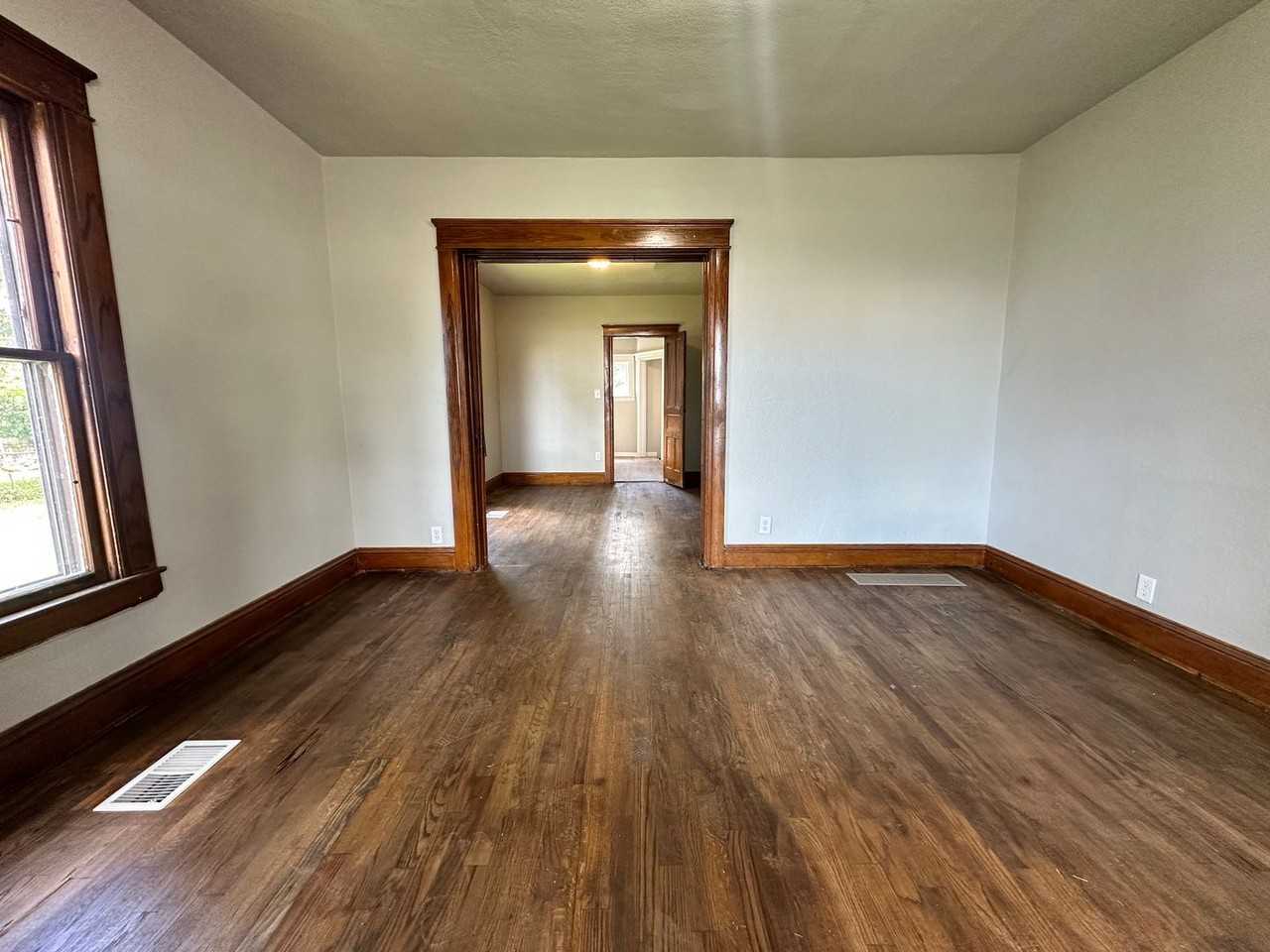 198 Lathrop Avenue - Photo 4 of 22