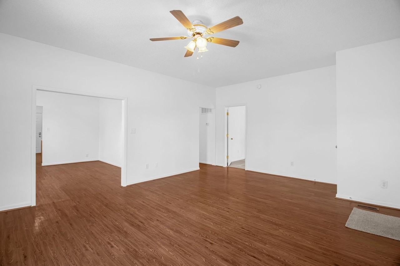 1013 South Josephine Boyd Street - Photo 7 of 31