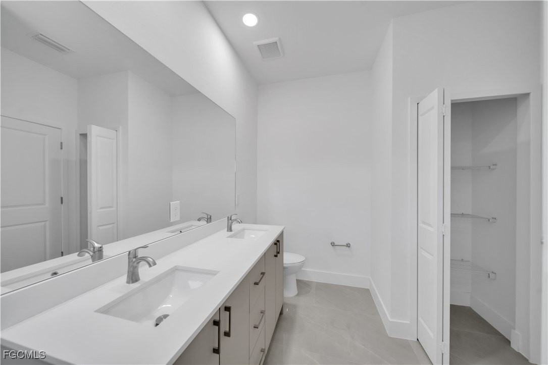 3715 Sunset Road - Photo 3 of 18